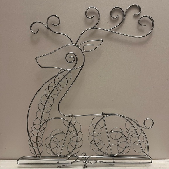 International Silver Co. Wire Christmas Card Holder In Reindeer Shape 18 x 16.5 - Picture 5 of 11